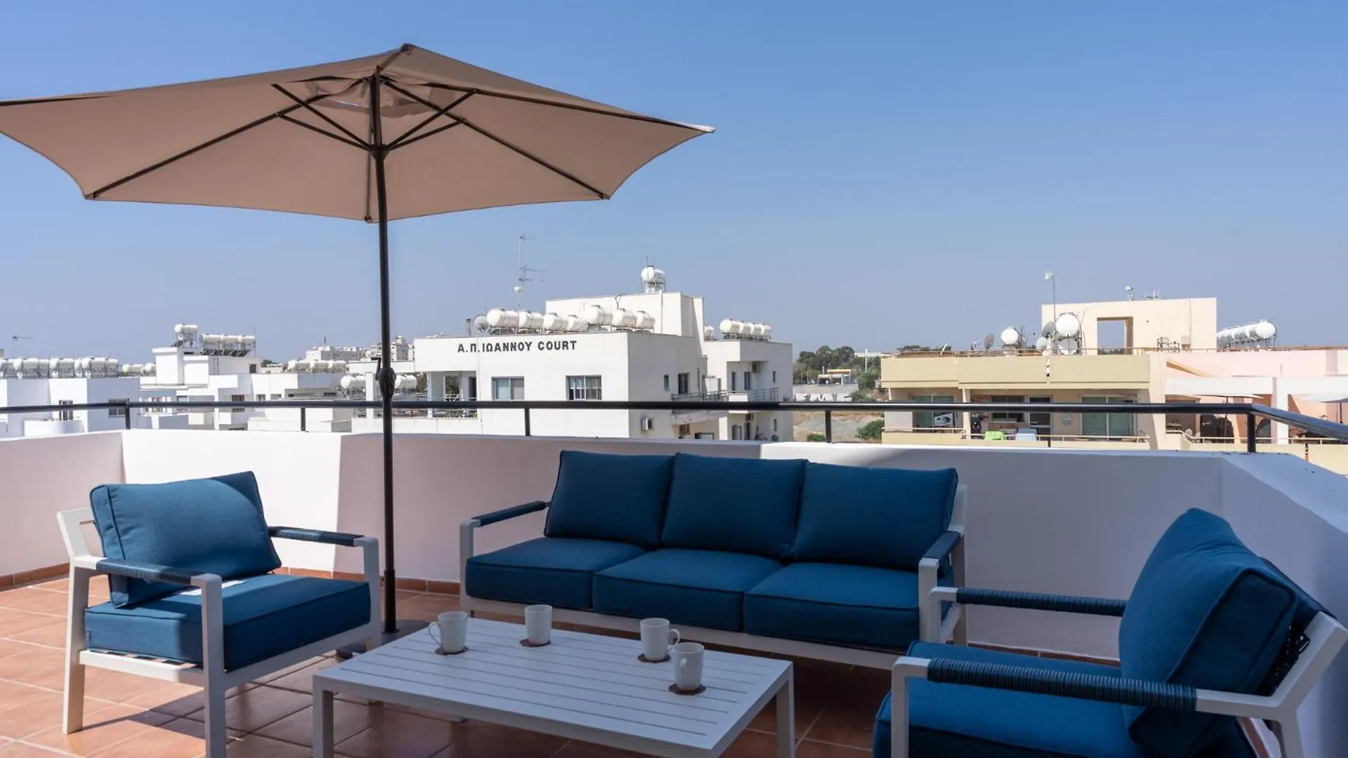 Chloris 3- Bedroom Apartment W/Pool In Larnaca Kypr