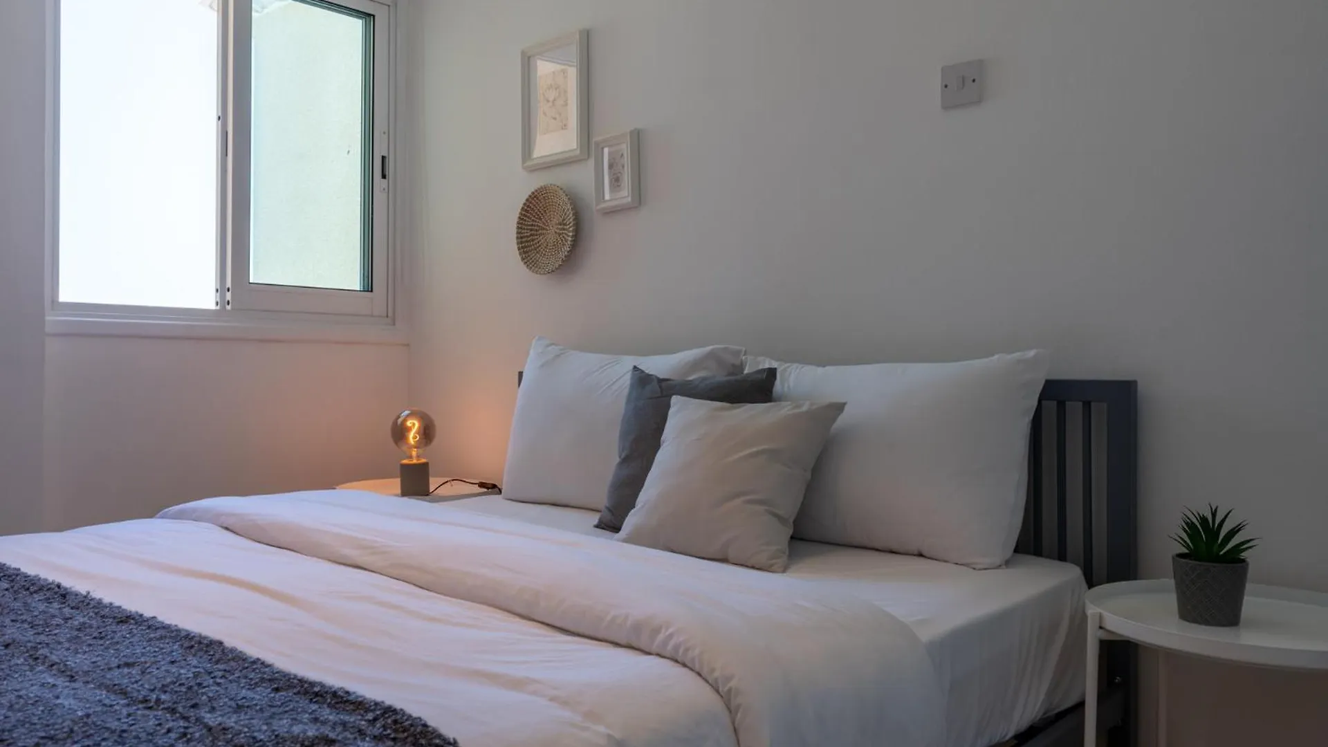 Chloris 3- Bedroom Apartment W/Pool In ラルナカ キプロス